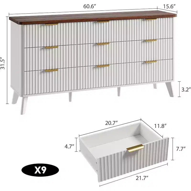 Commode à neuf tiroirs avec rainures