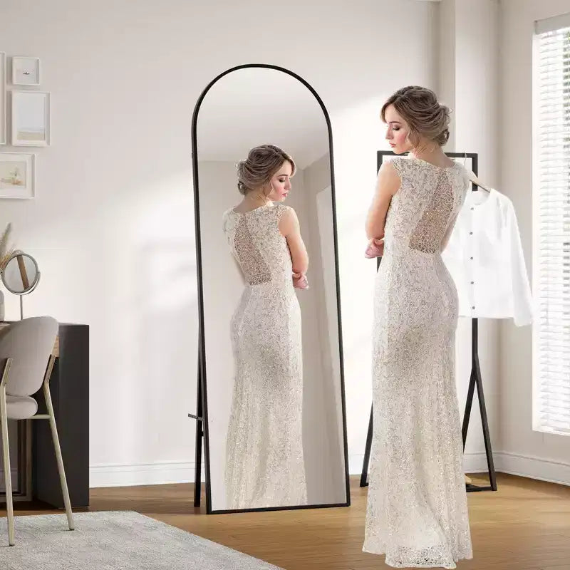 Miroir sur pied arqué avec lumières LED