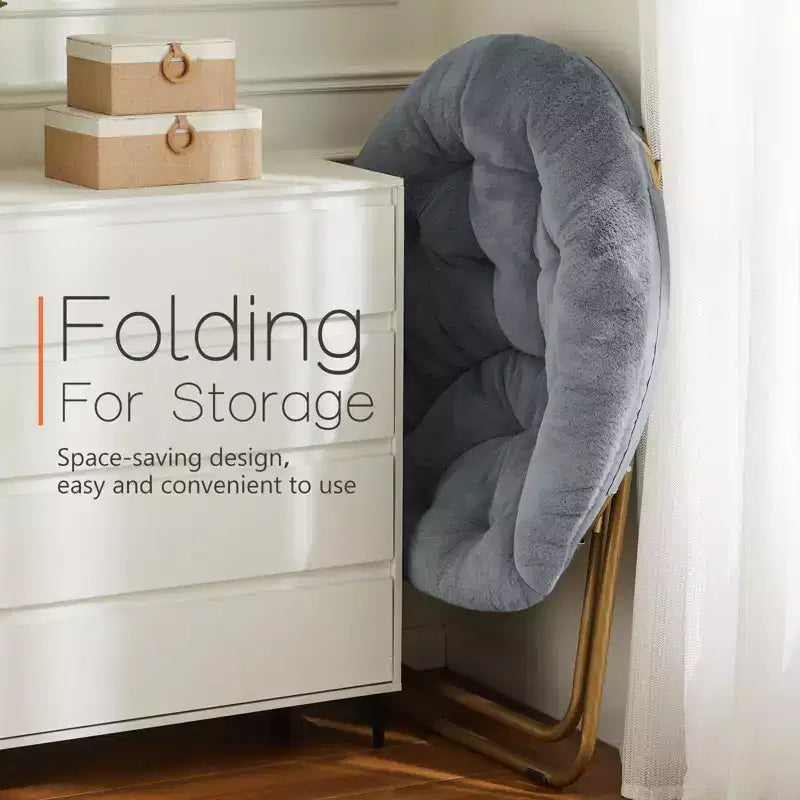 Fauteuil confortable moderne en fausse fourrure