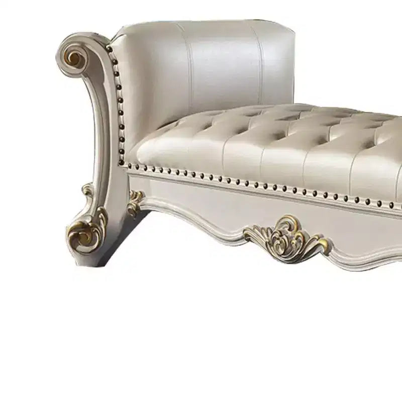 Poufs et bancs en cuir synthétique couleur perle, finition perle antique
