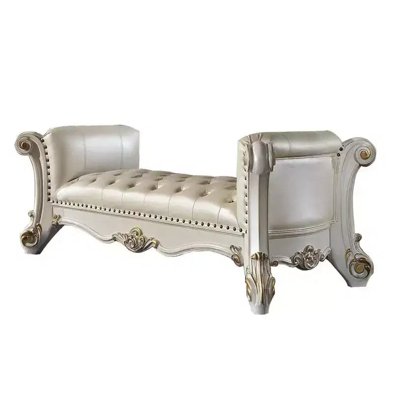 Poufs et bancs en cuir synthétique couleur perle, finition perle antique
