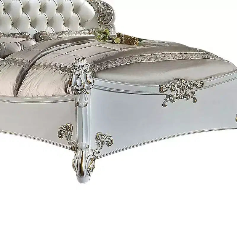 Grand lit (Queen) en similicuir et placage de bois sculpté